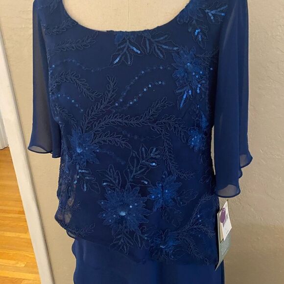 Maya Brooke Tiered Gown Sz 8 NWT - Picture 5 of 8